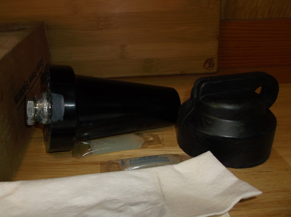 COOPER DEADEND PLUG WITH CAP W/O STUD DIP635C