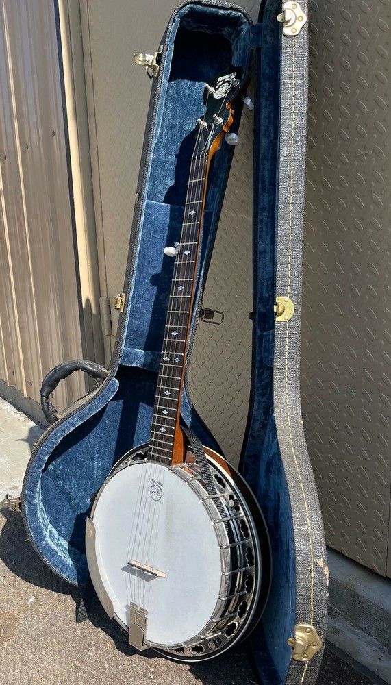 #0981 Deering Deluxe Banjo