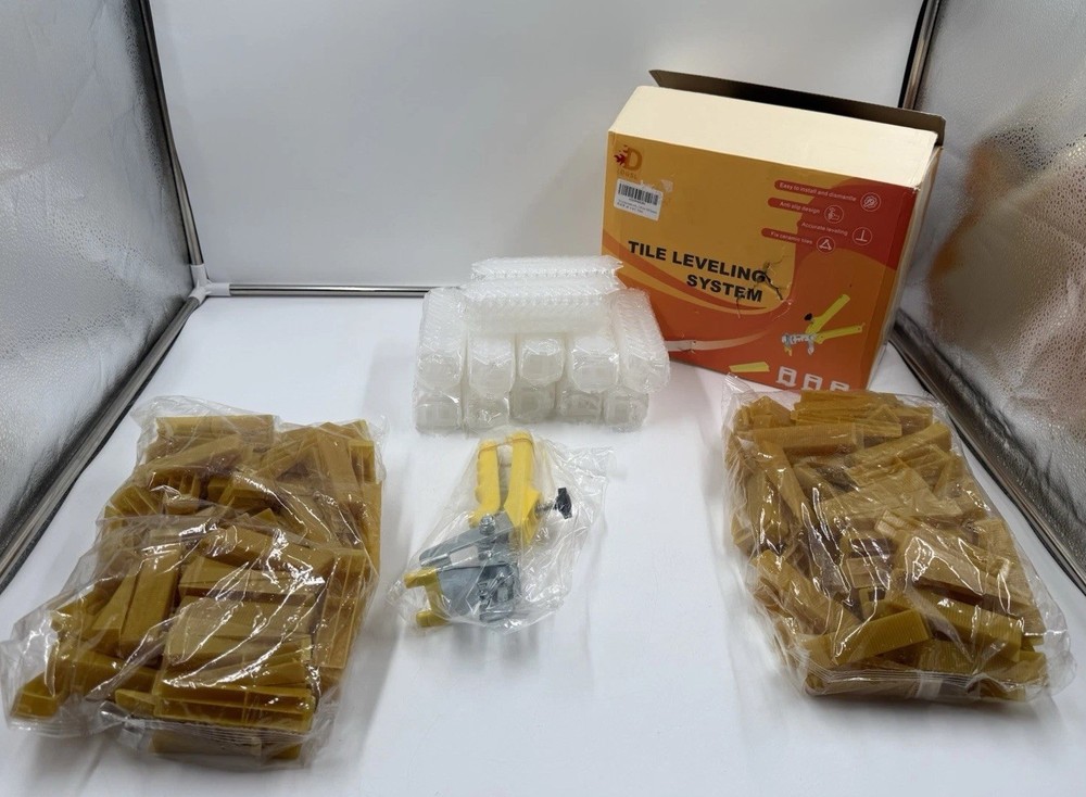 Leveling System with Plier - 600-Piece Spacers Clips and 200-Piece Reusable