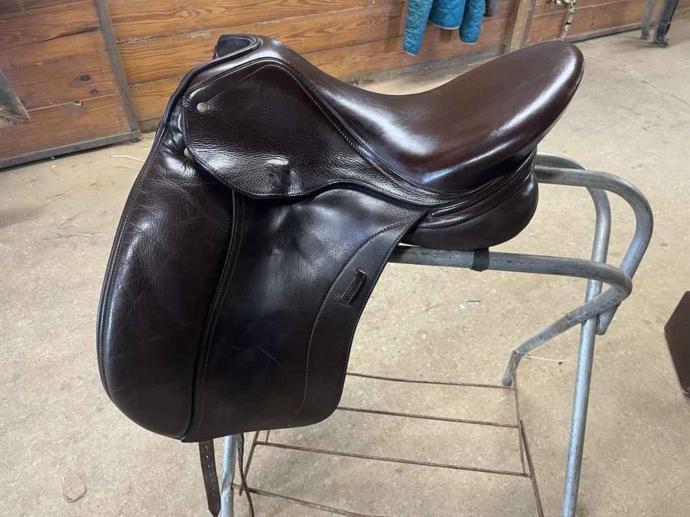 Dressage Saddle 17.5