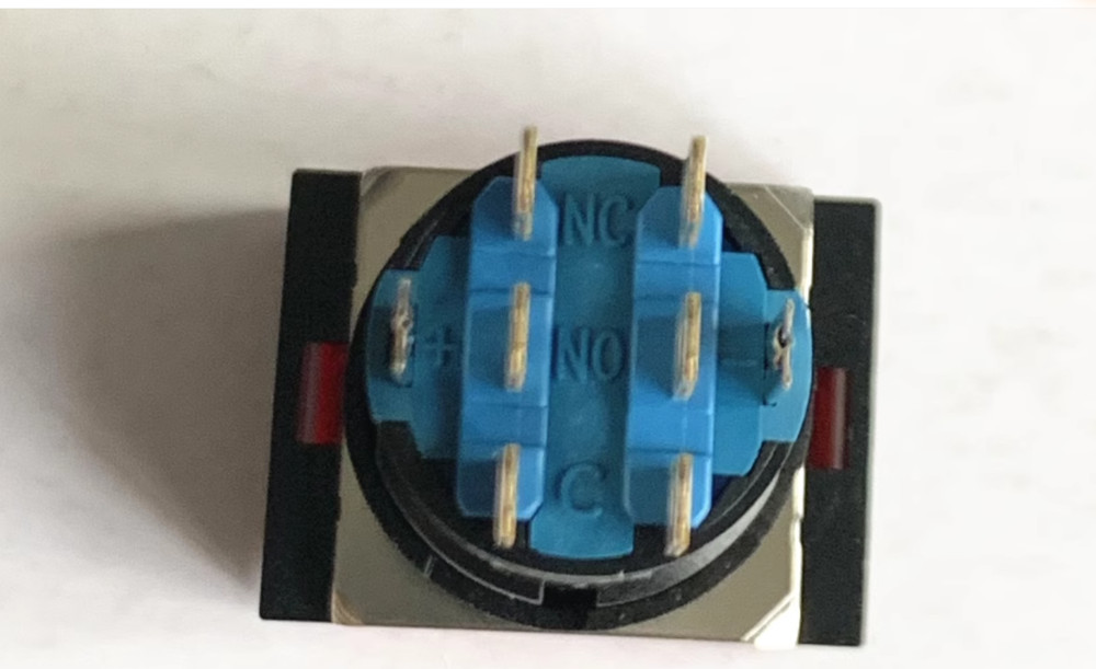1PC New IDEC Self-locking pushbutton switch with light 8 pin 24V AL6H-A24PRC #LL