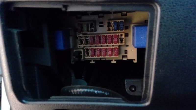 ROGUE     2013 Fuse Box Cabin 6768