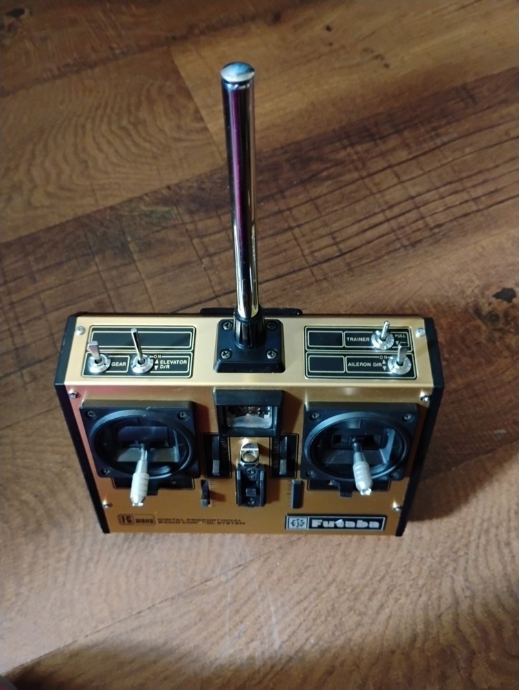 FUTABA FG SERIES 6 Channel Radio System