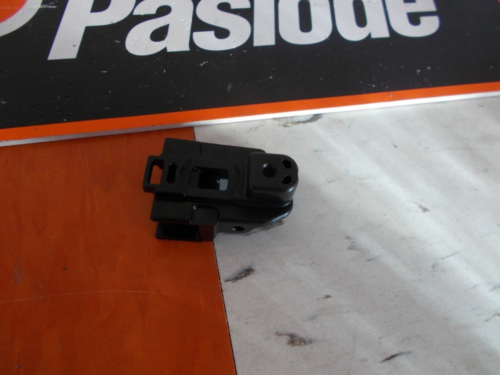 Paslode Part # 906333 INTERNAL GUIDE (XP)