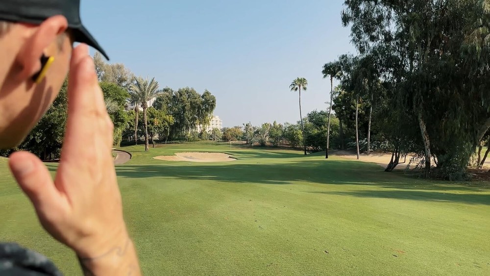 TecTecTec TEAM8 E - Golf GPS Earbuds - Distance to Front/Middle/Back - Yellow