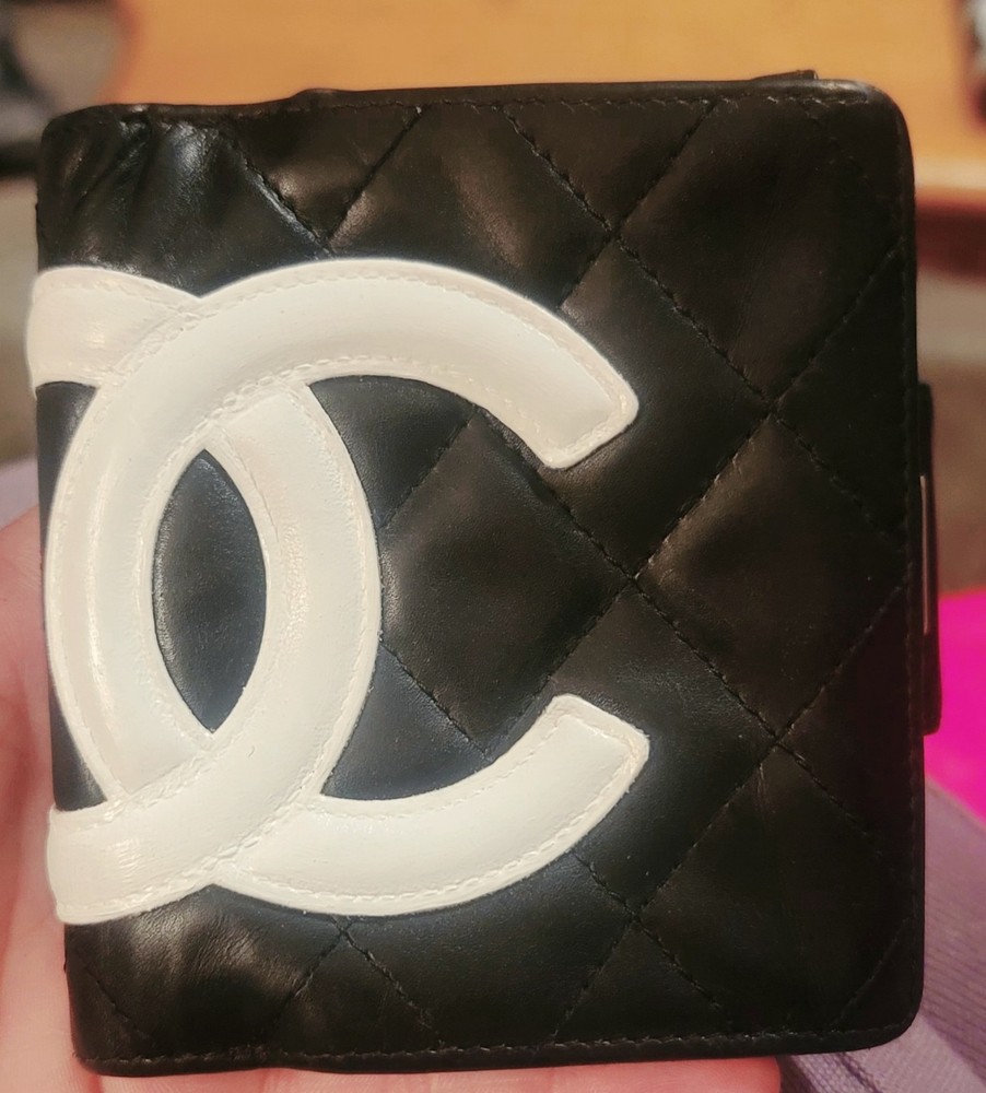 Authentic CHANEL CC Cambon leather quilted compact wallet