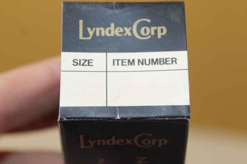 Lyndex Corp 3/32 DA300 030-006 Collet NEW