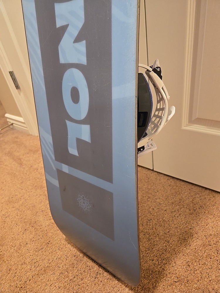 Rossignol GALA 142 Womens Snowboard With Matching Bindings. Excellent Shape