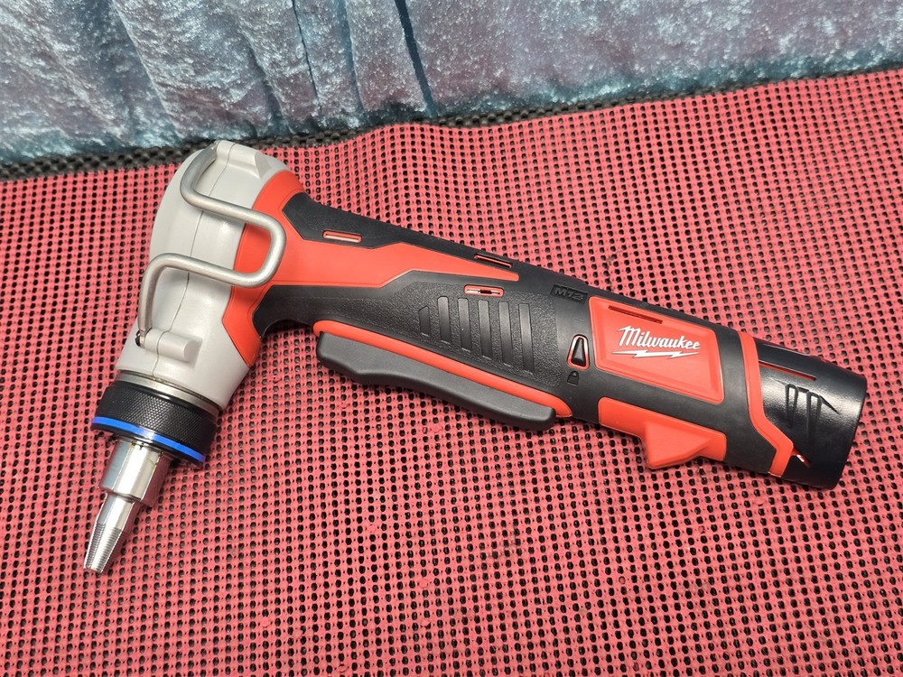 MILWAUKEE 2474-22 M12 PEX EXPANDER KIT