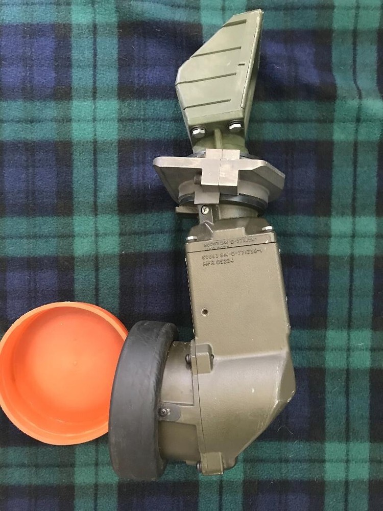 AN/VVS-2 (V)1A VIEWER, DRIVER’S, NIGHT VISION