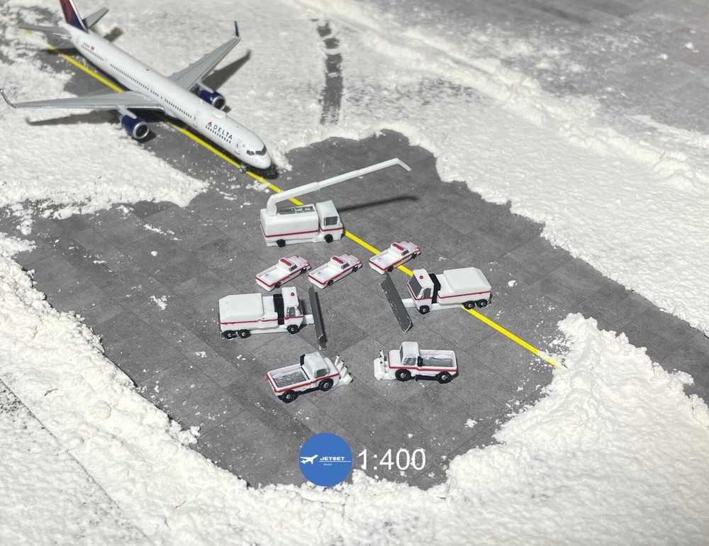 1:400 Jetset Models Airport De-icing Vehicle Set X