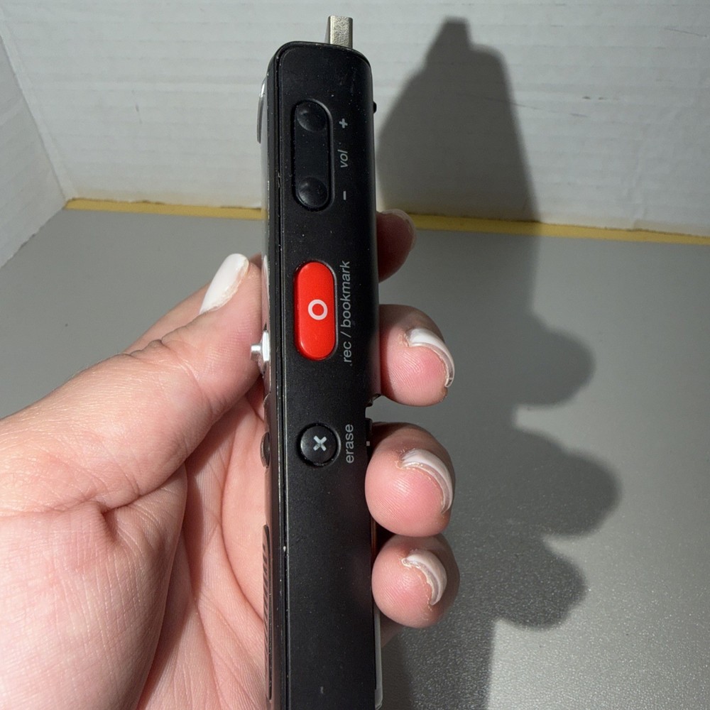RCA Digital Handheld Voice Recorder VR5220 - A Tested Fully Functional