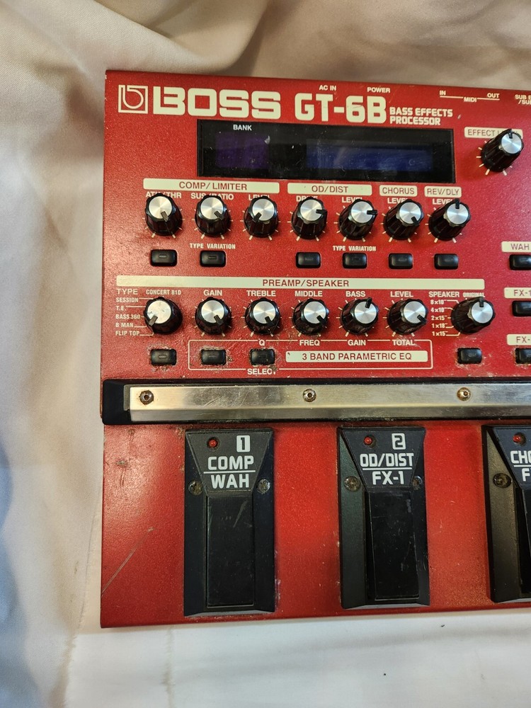 Red BOSS Bass Effects Processor GT-6B Guitar Multi-Effects Processor