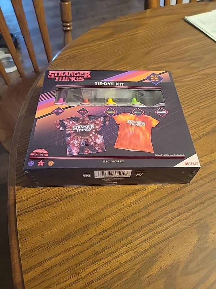 Stranger Things Netflix Tie-dye Kit NEW IN BOX