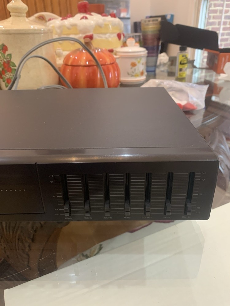 Kenwood KE-205 7-Band Dual Stack Stereo Equalizer POWERS ON