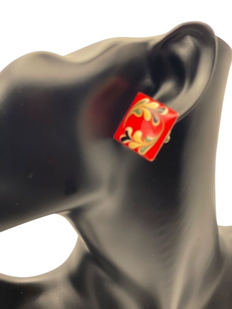 **Vintage Retro Red Enamel Square Earrings