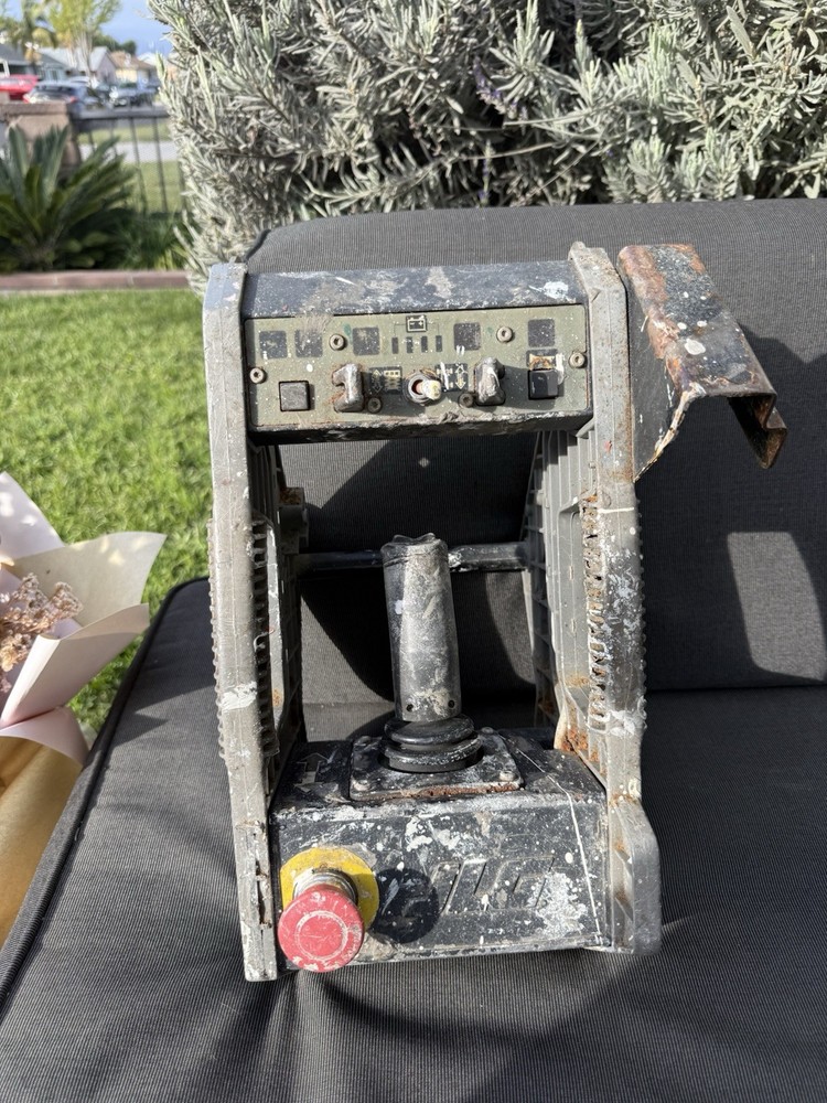 JLG LIFT CONTROL BOX # 1001091153)