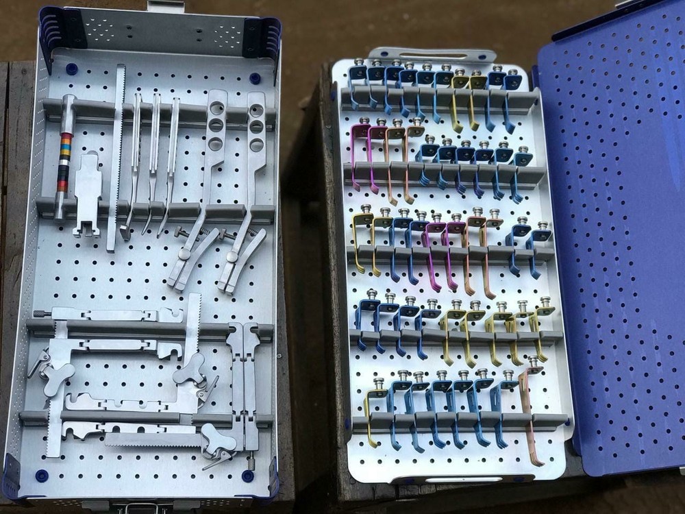 Koros Black Belt Cervical Retractor Set