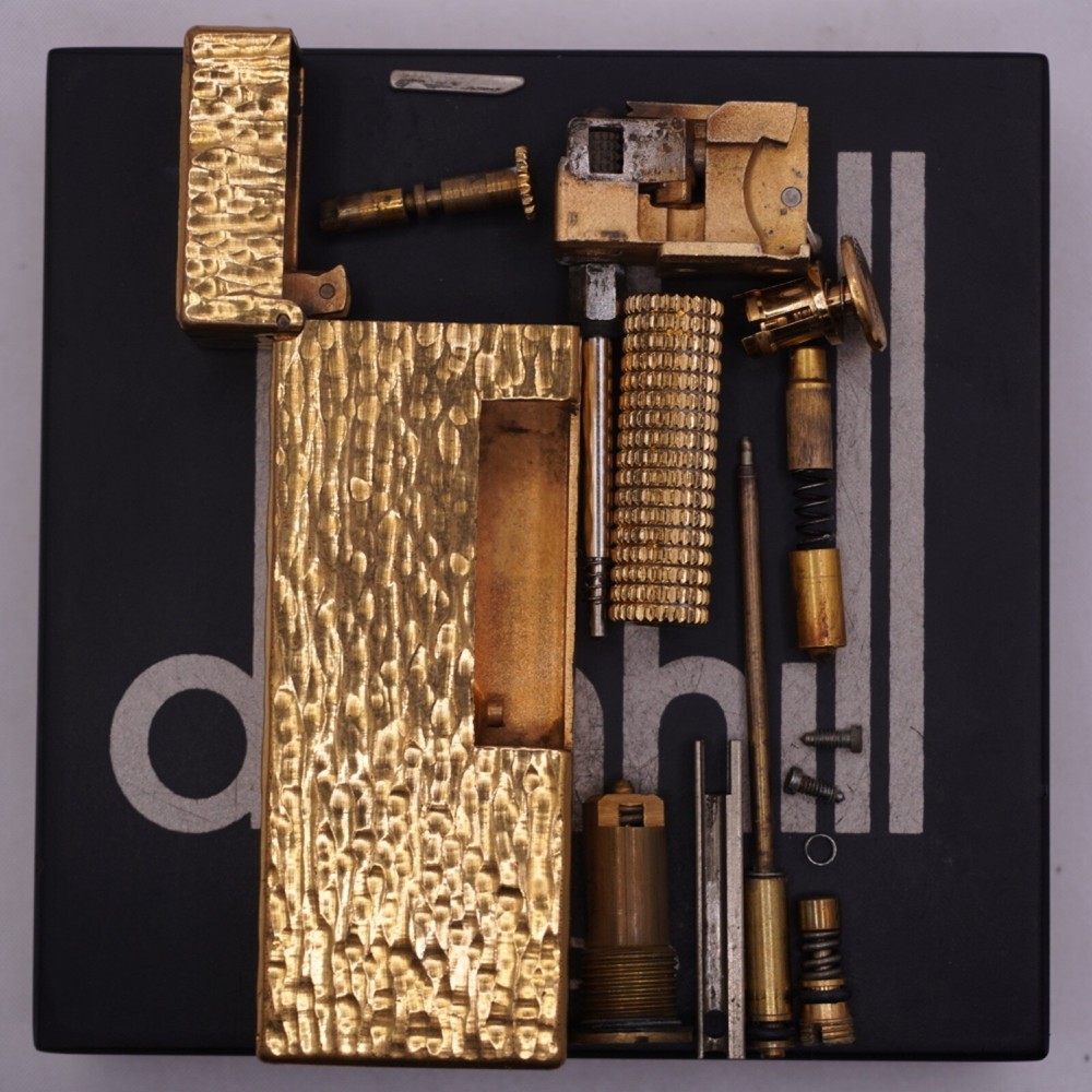 Dunhill Lighter Gold Bark Pattern-Ultrasonically Cleaned_Working