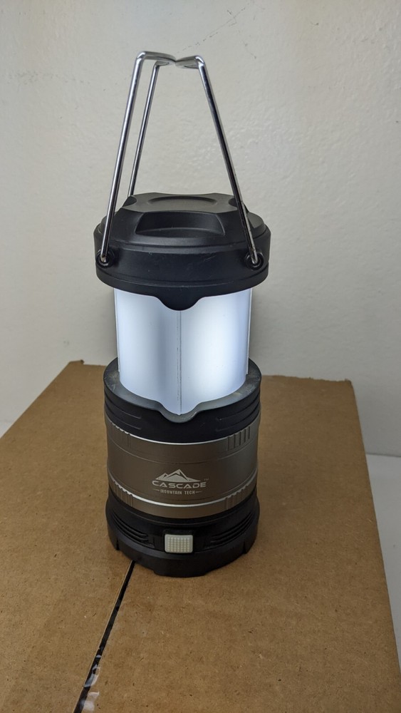 Cascade Mountain Tech Collapsible LED Lantern Pre-owned Good Working Condition