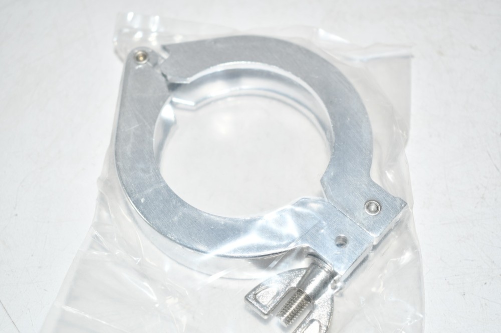 NEW 2-1/2'' Pipe Clamp W/ Twist Lock
