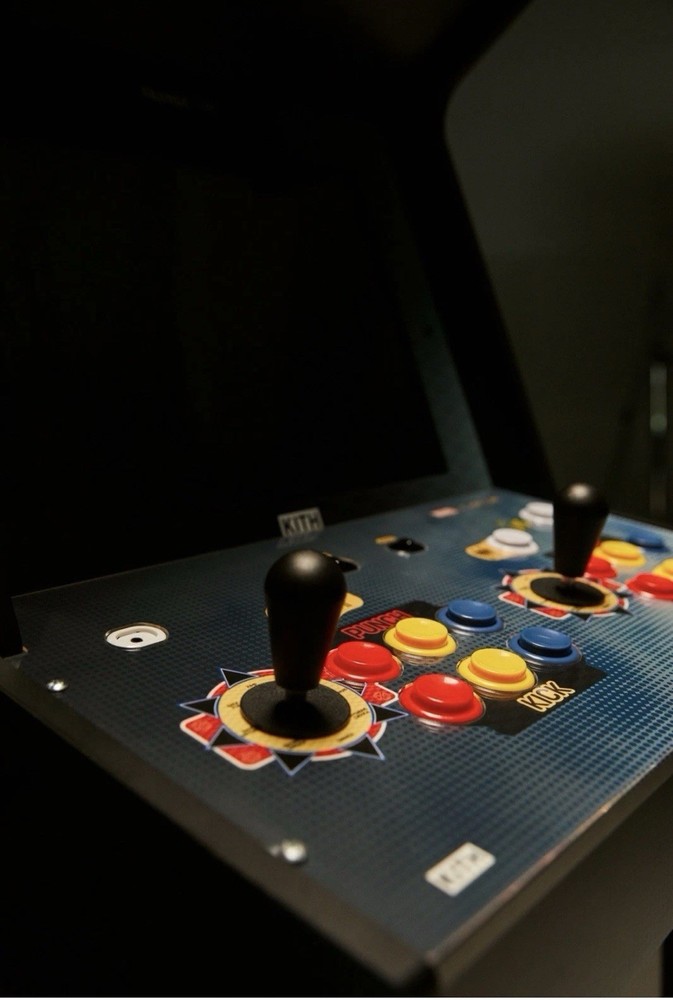 Arcade1Up X Kith Marvel Vs Capcom 2 With Riser And Stool