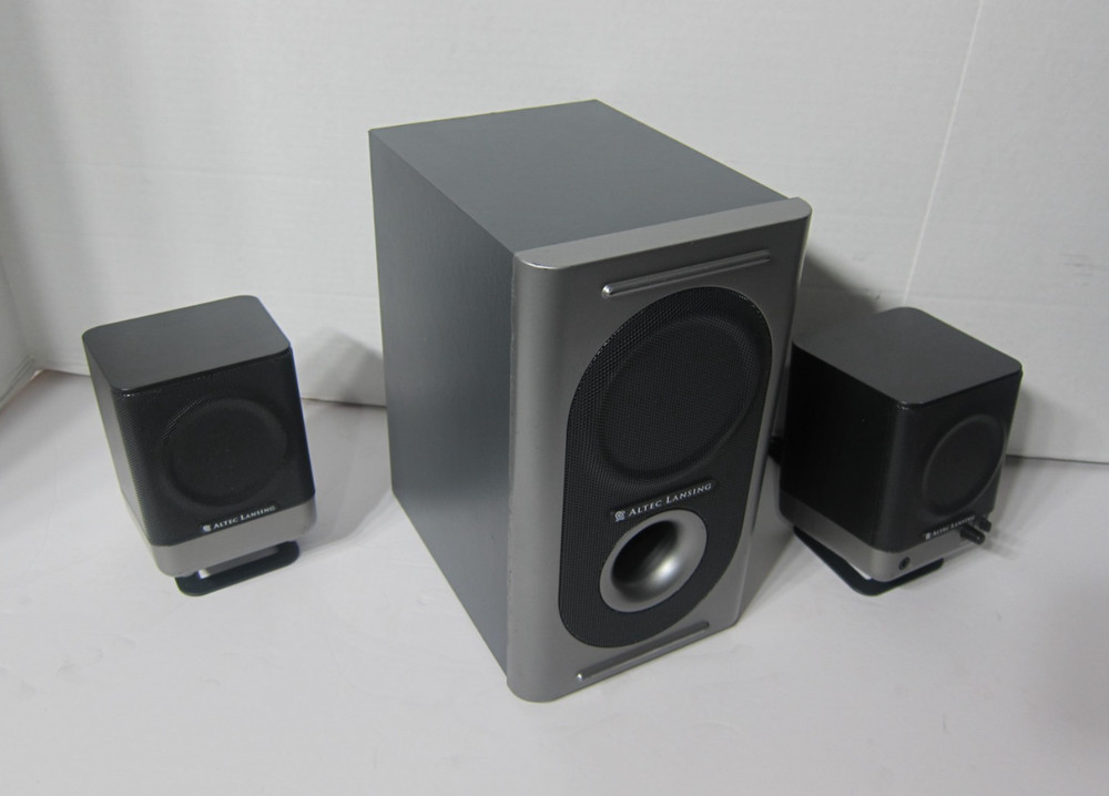 ALTEC LANSING 221 2.1 Multimedia Computer Stereo Speaker System with Manual