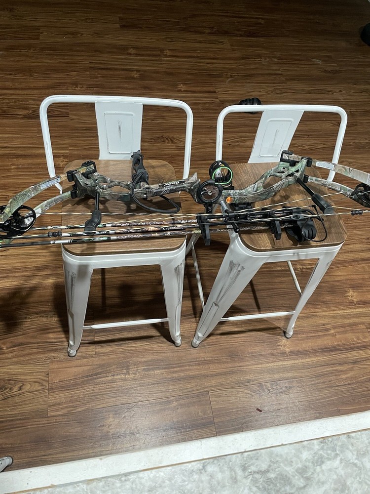 Bear Archery Bow ALL THINGS IN PHOTOS INCLUDED