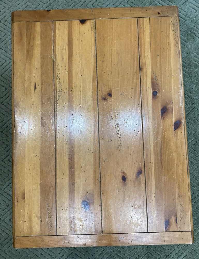 Yorkshire Market by Broyhill Drop Leaf Coffee Table with 2 Drawers - Solid Oak