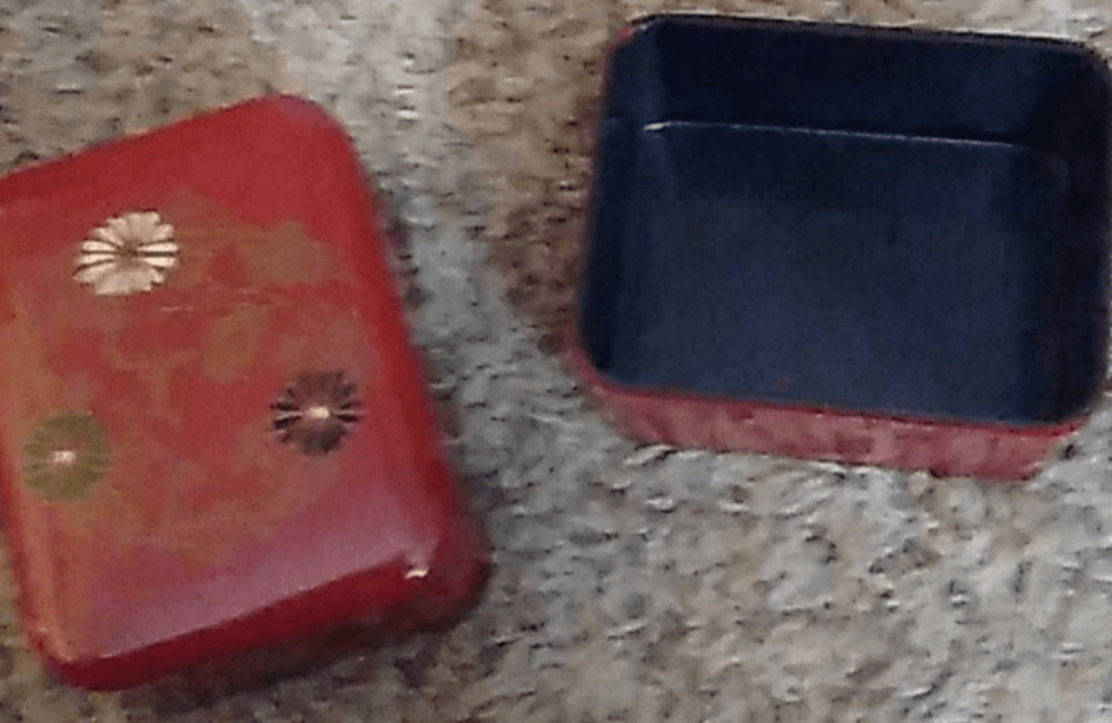Red Oval plaid storage box & small trinket, bento box
