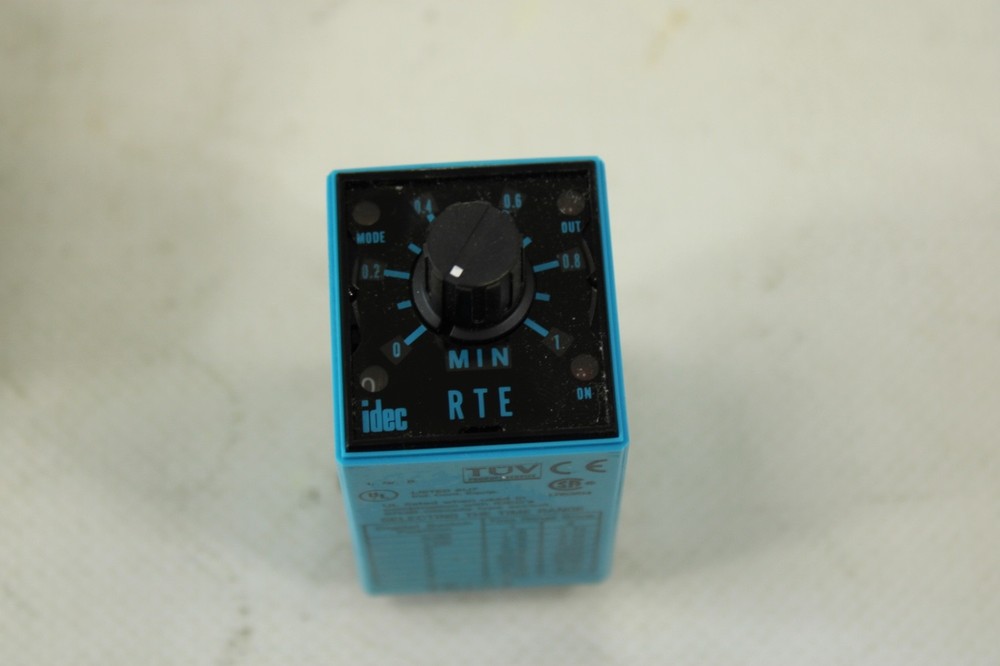 IDEC RTE-B22 Electronic Timer