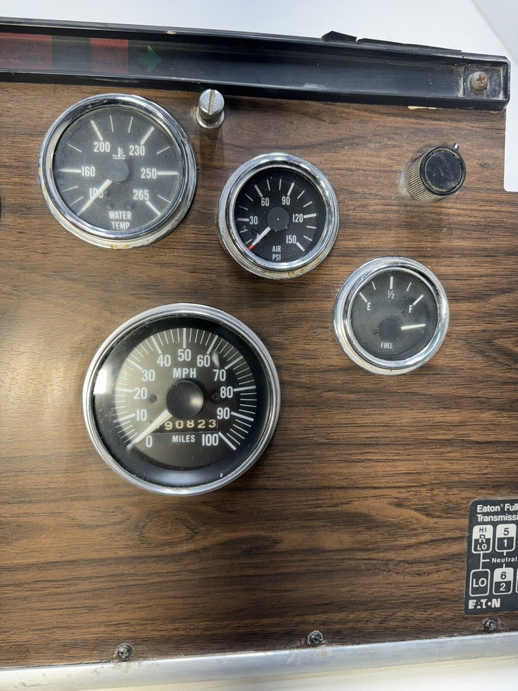 1981 Peterbilt 362 Cabover Instrumental Cluster Dash