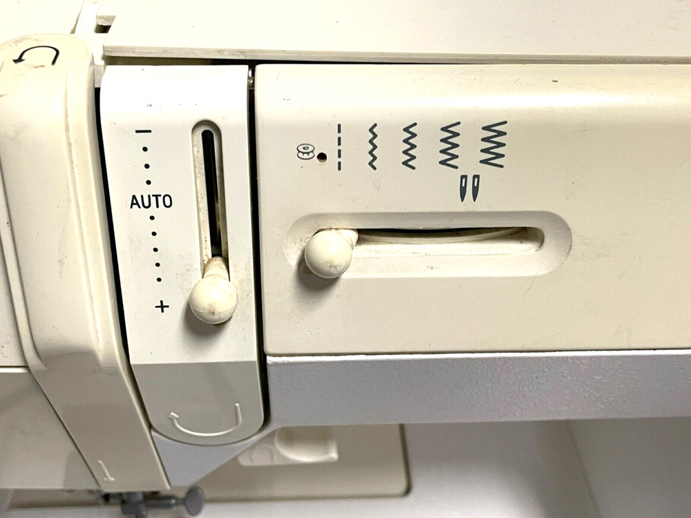 Singer Quantum 7060 Sewing Machine - High Precision