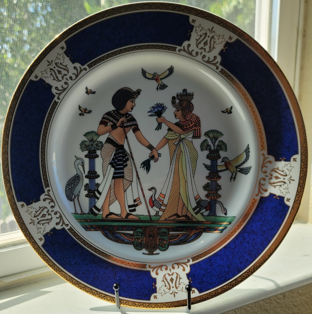 Egyptian themed 10" decorative plate.