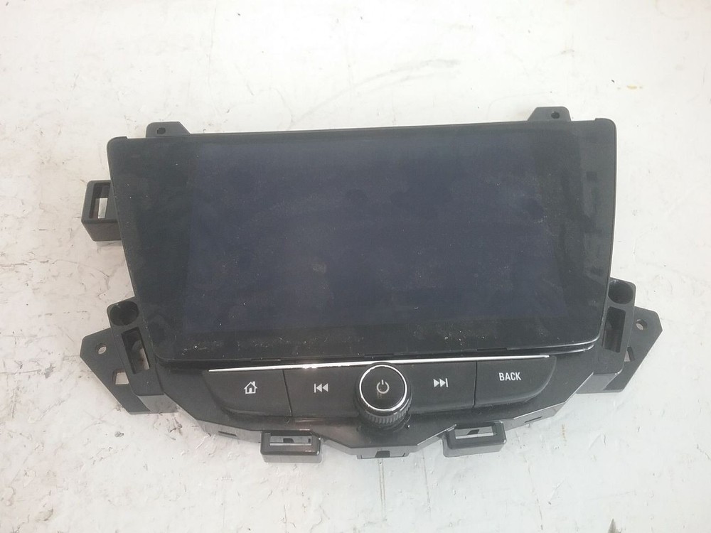 2021-2022 Chevy Trailblazer 8 in. Display Screen and Control Panel w/Navigation