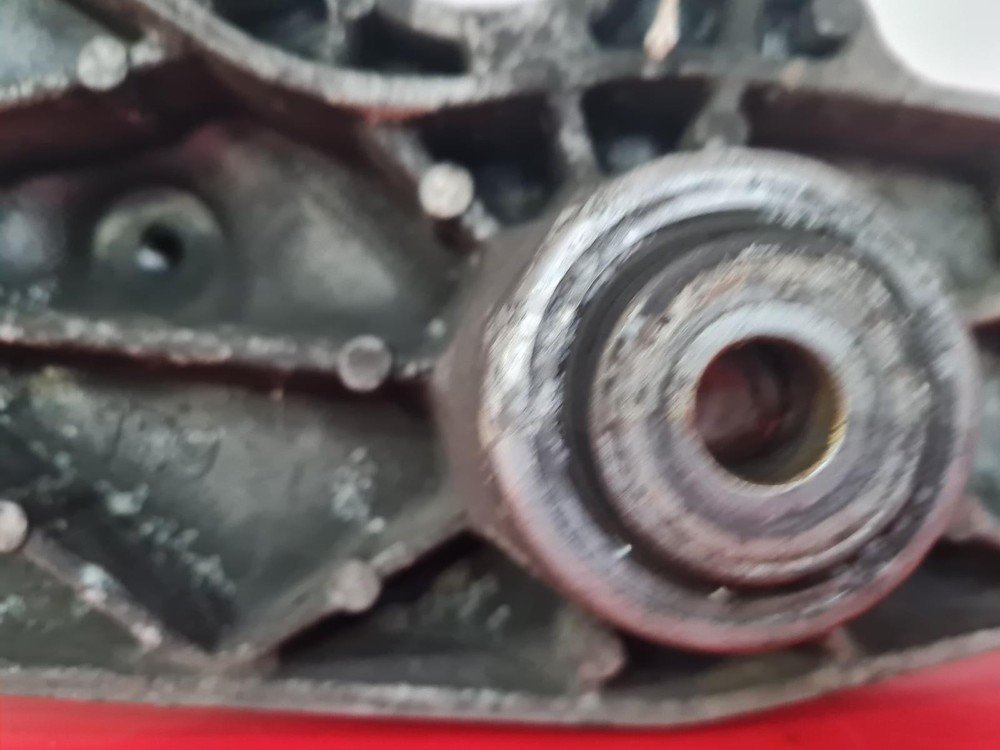 2012 YAMAHA YP 125 EXHAUST BRACKET