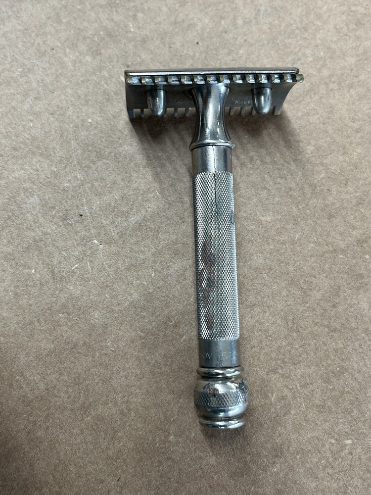 Gillette Old Type Ball End - With Case And Blade Case
