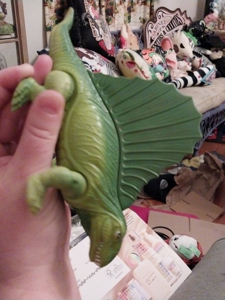 Playskool DEFINITELY DINOSAURS Green Dimetrodon Sailback 1987