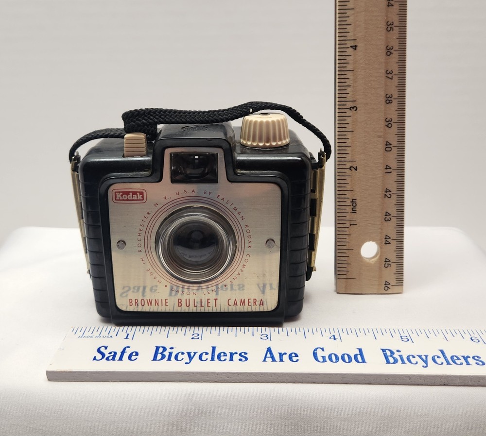 Kodak: Vintage Brownie Bullet Camera