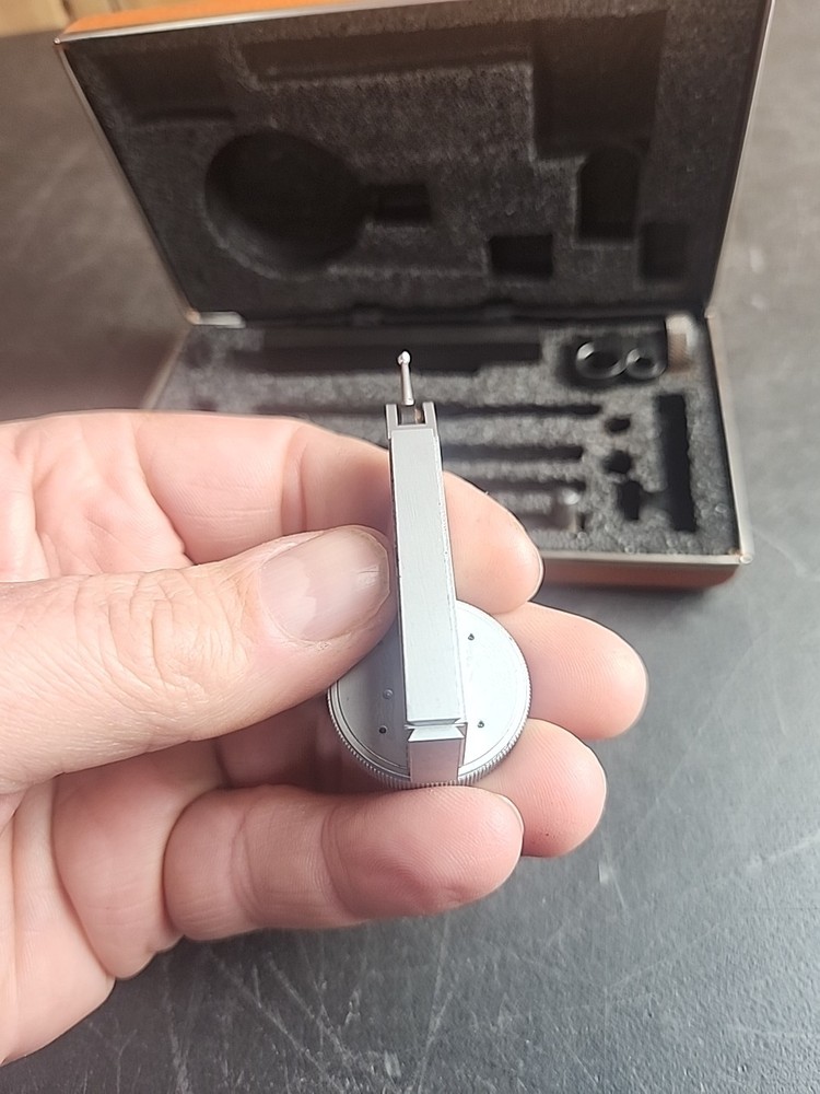 Brown & Sharpe 7032-1 .0001” Test Dial Indicator
