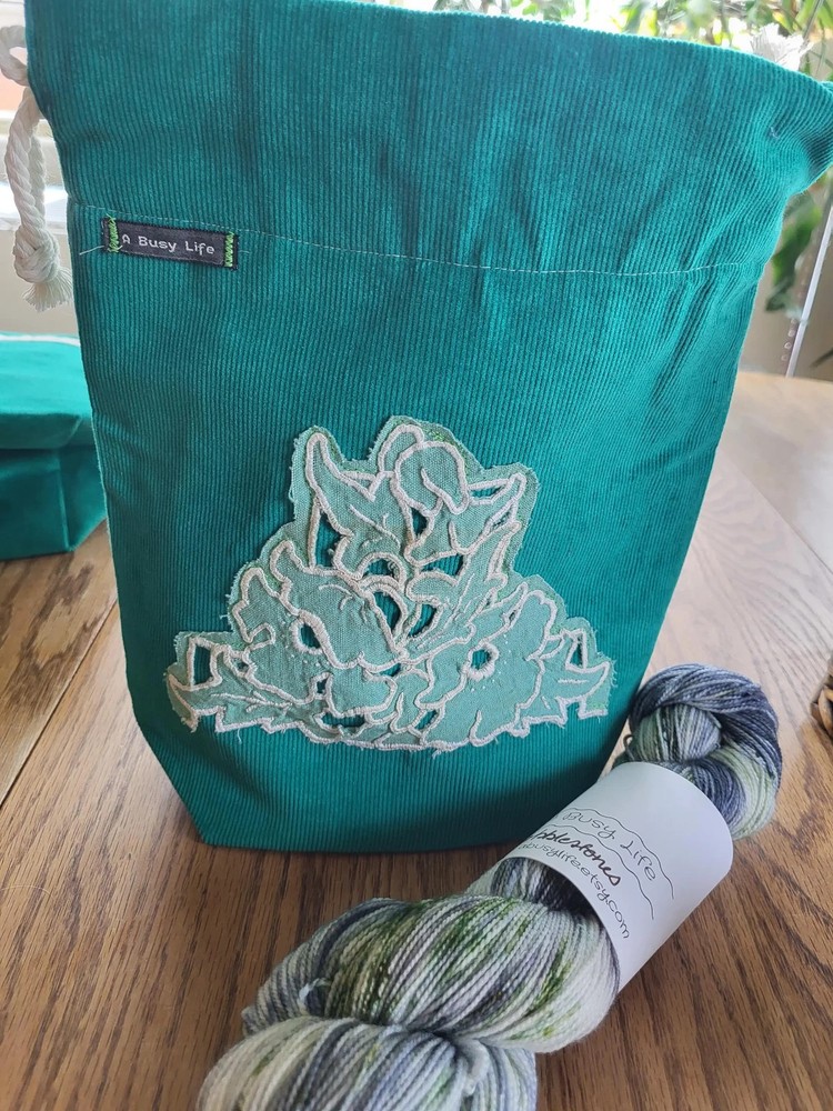 Green Drawstring Project Bag WITH hand dyed yarn, project bag, Storage bag