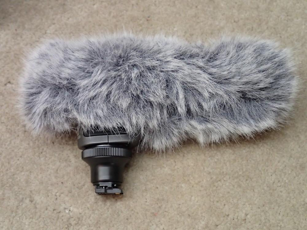 Canon DM-100 Directional Stereo Microphone with Windscreen Nice in Box