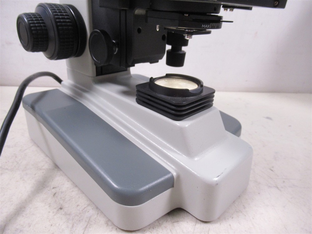 Frey B2-220 Binocular Microscope w/ Motic Objective Lenses & Eyepieces