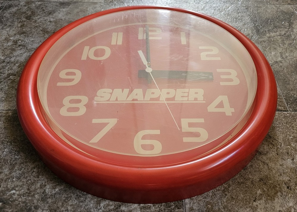 Vintage Snapper Lawn Mowers Electric Clock Plastic