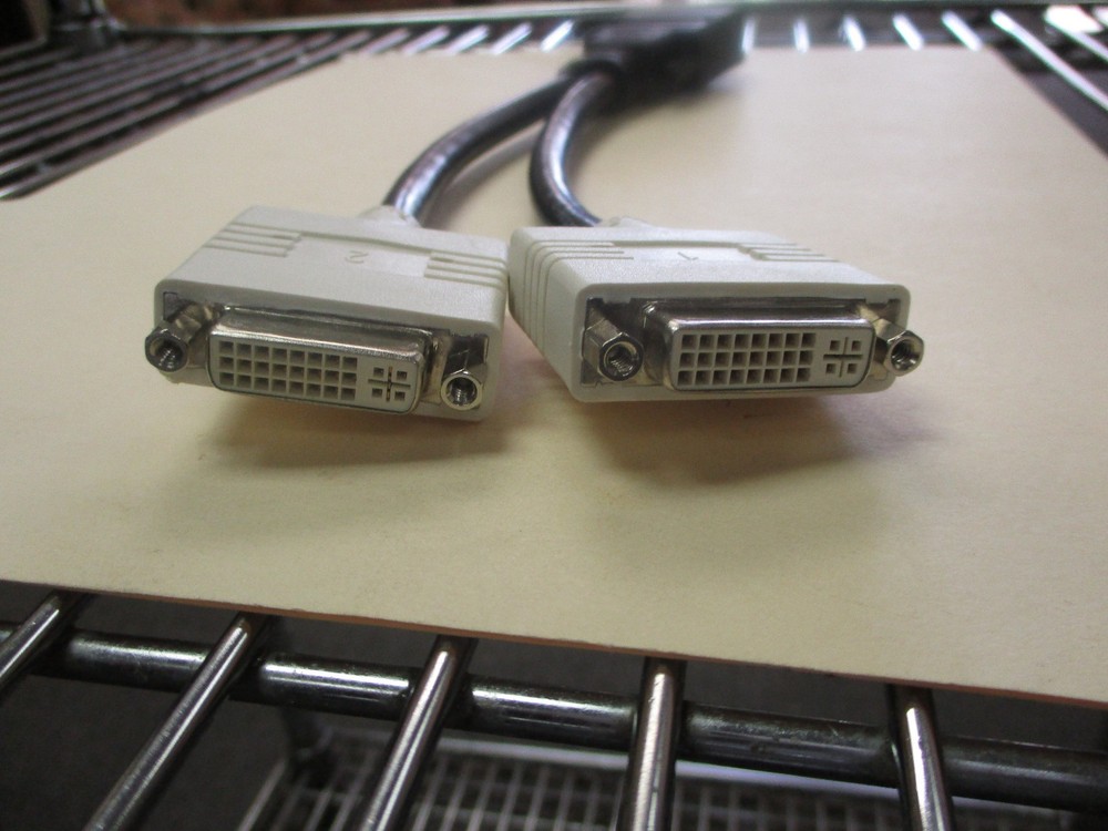 New E52534-D (20276) DSM 59-pin to Dual Y Splitter Computer Cable