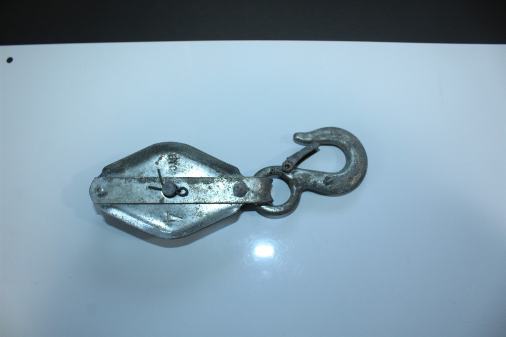 Hook Pulley 500 LB Working Load Limit 5/8" Wide Pulley
