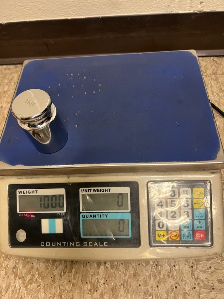 ELECTRONIC SCALE 30KG  110 VOLT