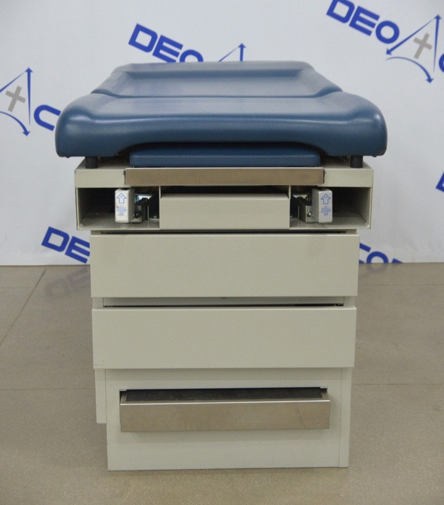 UMF 5140 Manual Adjustment Exam Table