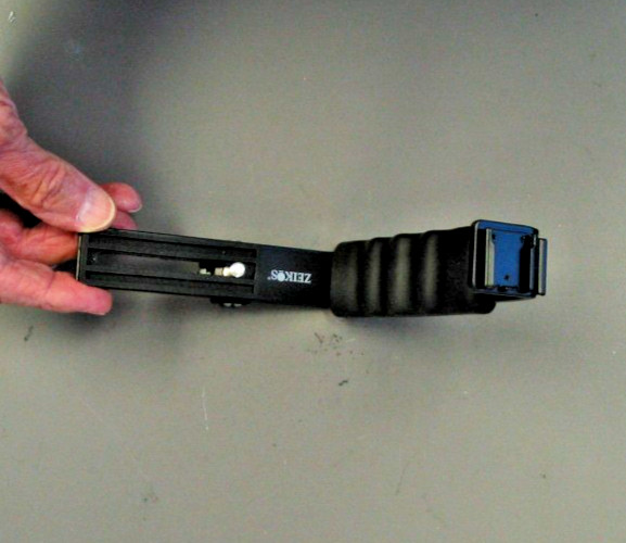 Zeikos Professional Right Angle Flash Bracket, Vertical & Horizonal, Open box