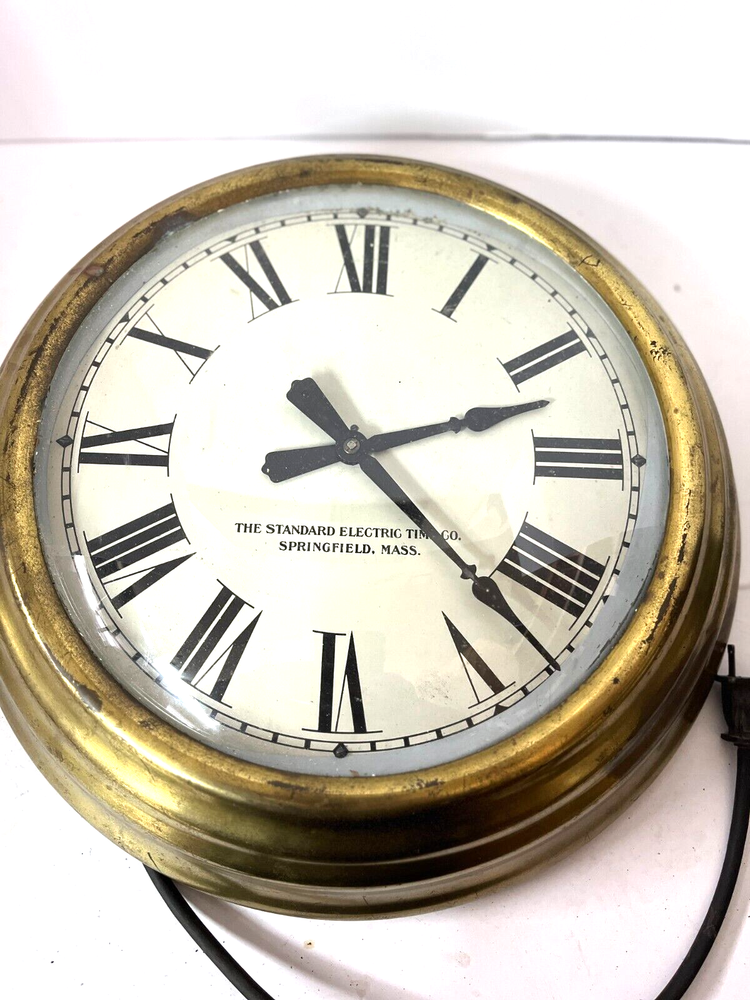 LARGE ROUND STANDARD ELECTRIC TIME CLOCK SPRINGFIELD MASS. WORKING CONDITION